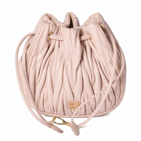 Miu Miu 女士 matelassé手拿包均碼碼常規、14cm*7.5cm*16cm