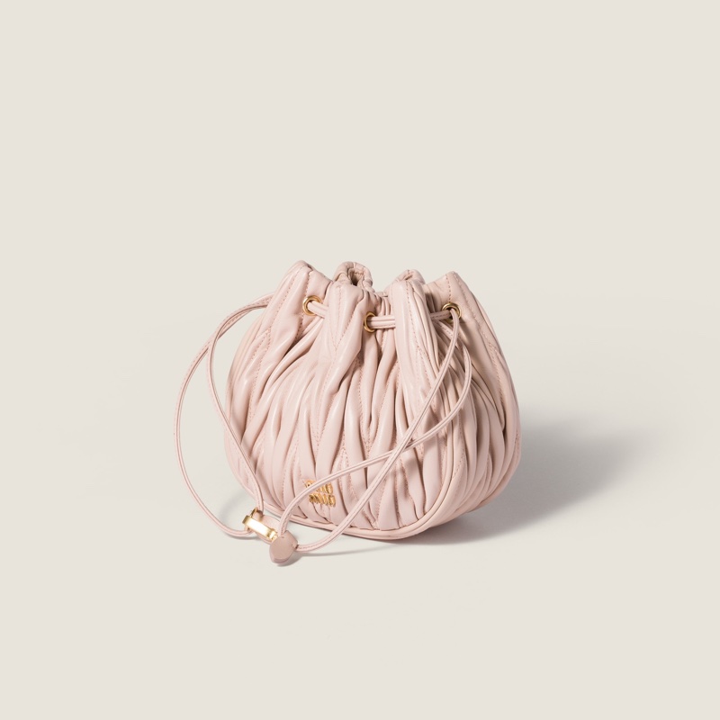 Miu Miu 女士 matelassé手拿包均碼碼常規、14cm*7.5cm*16cm-1