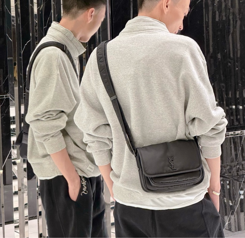 YSL NIKI 小號 尼龍黑色郵差包 23年 尺寸約21x15-0