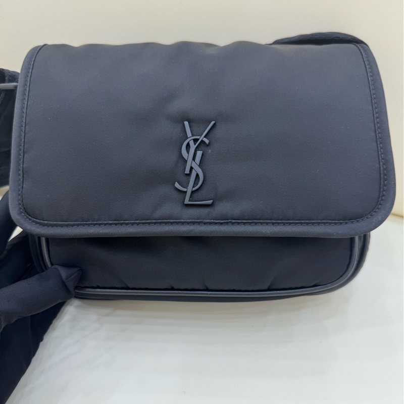 YSL NIKI 小號 尼龍黑色郵差包 23年 尺寸約21x15-1