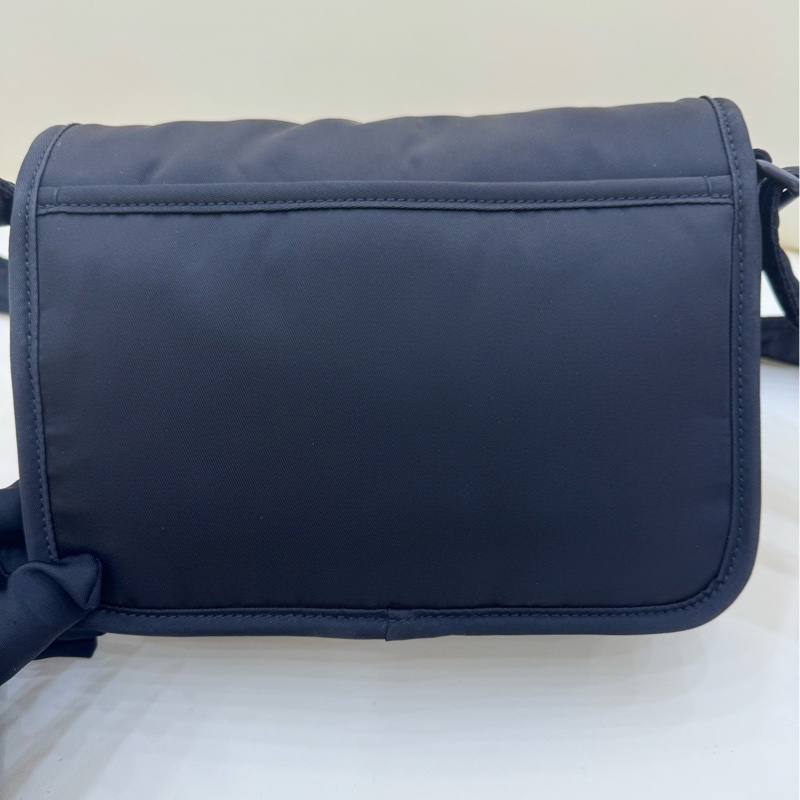 YSL NIKI 小號 尼龍黑色郵差包 23年 尺寸約21x15-2