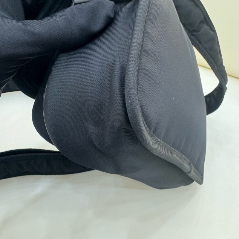 YSL NIKI 小號 尼龍黑色郵差包 23年 尺寸約21x15-5