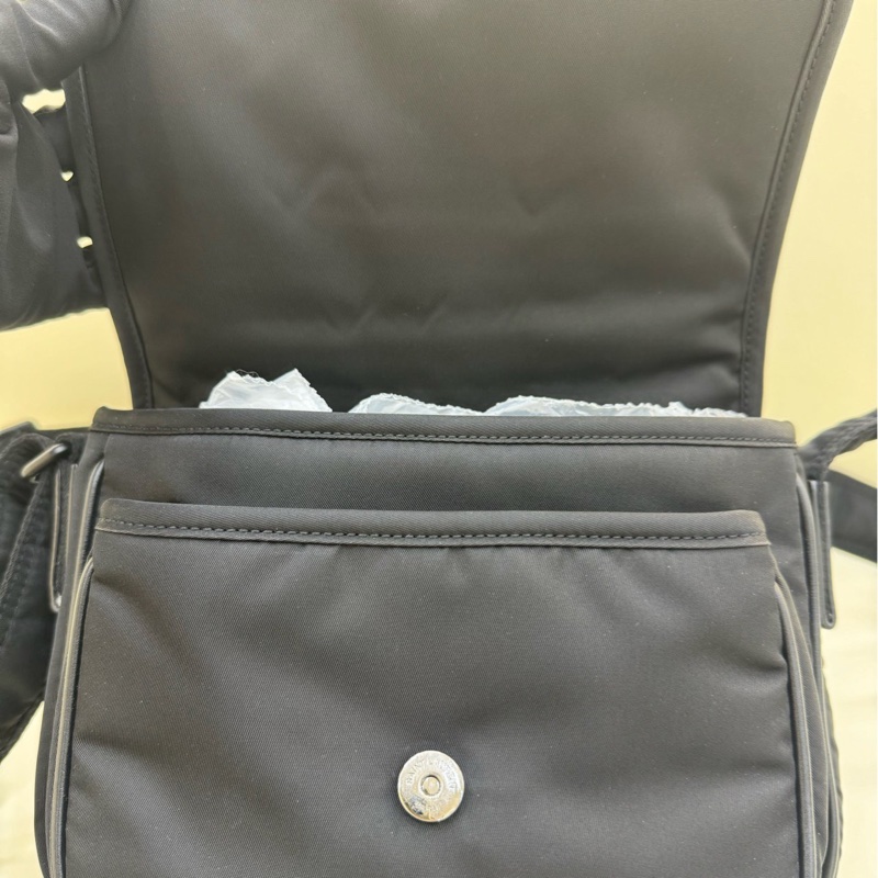 YSL NIKI 小號 尼龍黑色郵差包 23年 尺寸約21x15-11