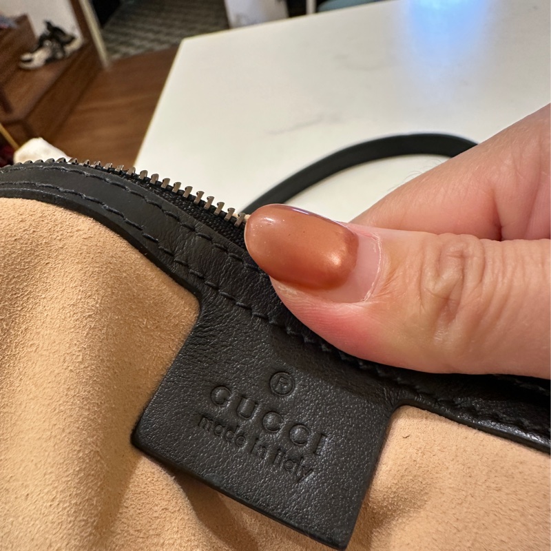 Gucci 古馳 GG Marmont 牛皮手提肩背包經典黑金-38