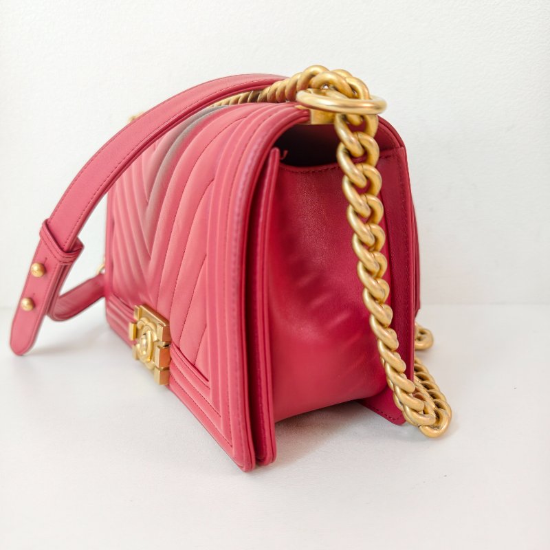 香奈兒/Chanel leboy 口蓋包 紅色中號小牛皮與金色金屬 29開 尺寸:15.0 × 25 × 9.0 年份2019年 98新-7