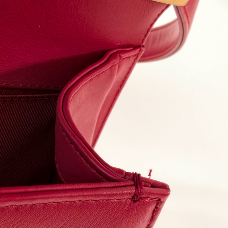 香奈兒/Chanel leboy 口蓋包 紅色中號小牛皮與金色金屬 29開 尺寸:15.0 × 25 × 9.0 年份2019年 98新-17