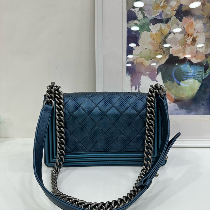 Chanel 香奈兒 Leboy 中號 非常高級的一種藍，帶點珠光色，小牛皮，復古銀扣 20開 有卡-2