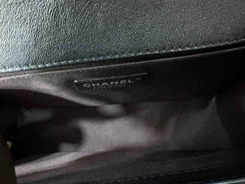 Chanel 香奈兒 Leboy 中號 非常高級的一種藍，帶點珠光色，小牛皮，復古銀扣 20開 有卡-8