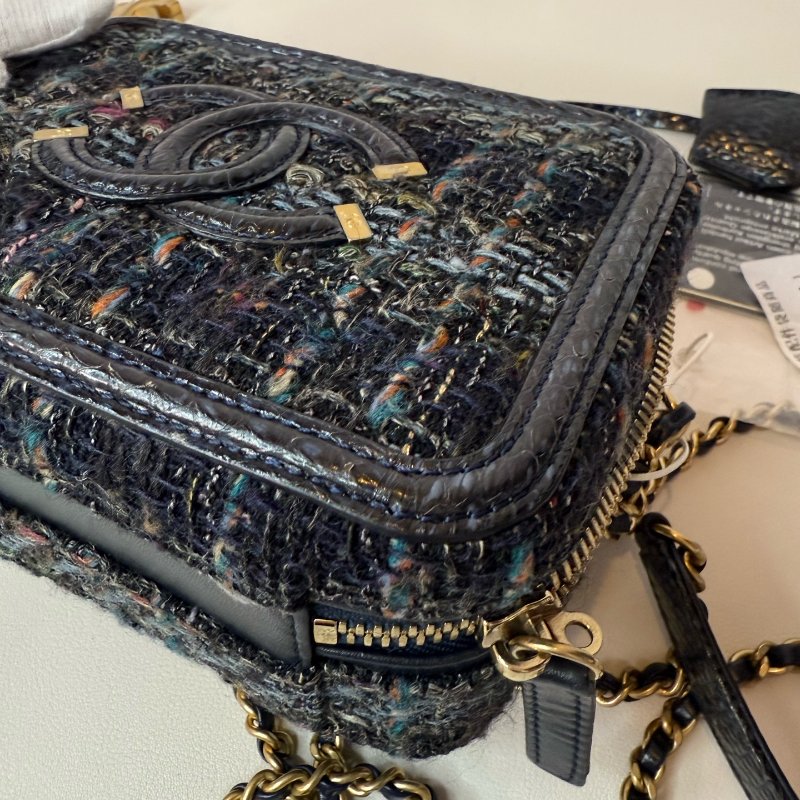 # 繁體中文版 Chanel 香奈兒 FILIGREE 毛呢編織拼蛇皮相機包 小號 26開 有卡 2018年 尺寸 長寬高17*13*7cm 附件:卡、鎖、鑰匙、塵袋-12