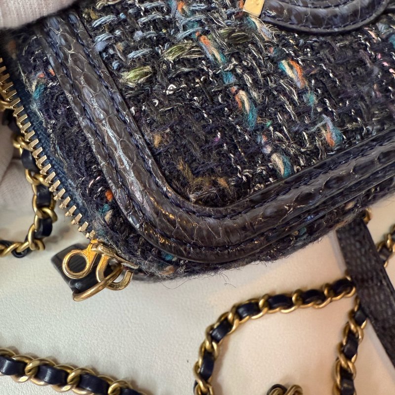 # 繁體中文版 Chanel 香奈兒 FILIGREE 毛呢編織拼蛇皮相機包 小號 26開 有卡 2018年 尺寸 長寬高17*13*7cm 附件:卡、鎖、鑰匙、塵袋-13