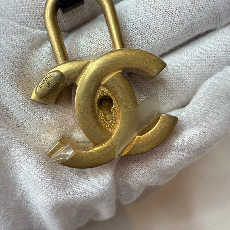 # 繁體中文版 Chanel 香奈兒 FILIGREE 毛呢編織拼蛇皮相機包 小號 26開 有卡 2018年 尺寸 長寬高17*13*7cm 附件:卡、鎖、鑰匙、塵袋-18