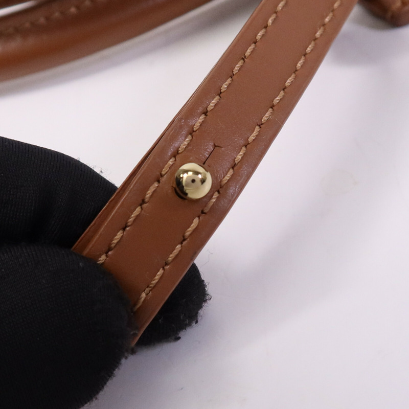 LOEWE 牛皮皮革Standard A5 Tote金扣手挽肩背兩用袋-6