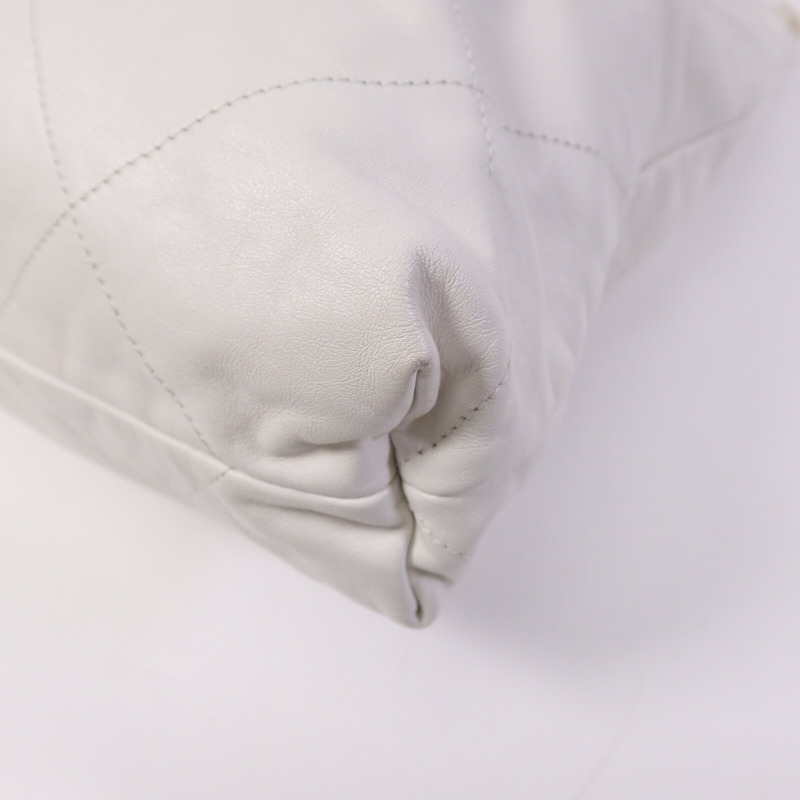 CHANEL 牛皮皮革Chanel 22金扣鏈帶肩背袋-10