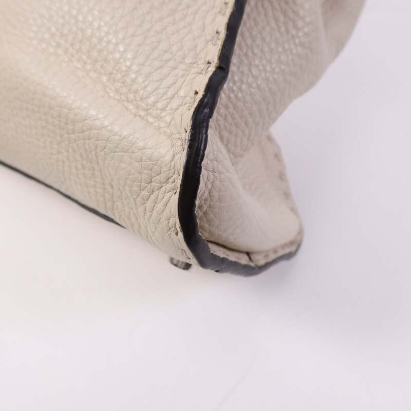 FENDI 牛皮皮革Peekaboo Medium銀扣肩背袋-11