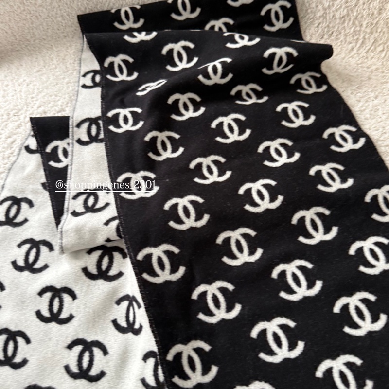 香奈兒 Chanel 經典款黑白圍巾 滿版logo 圍巾-3