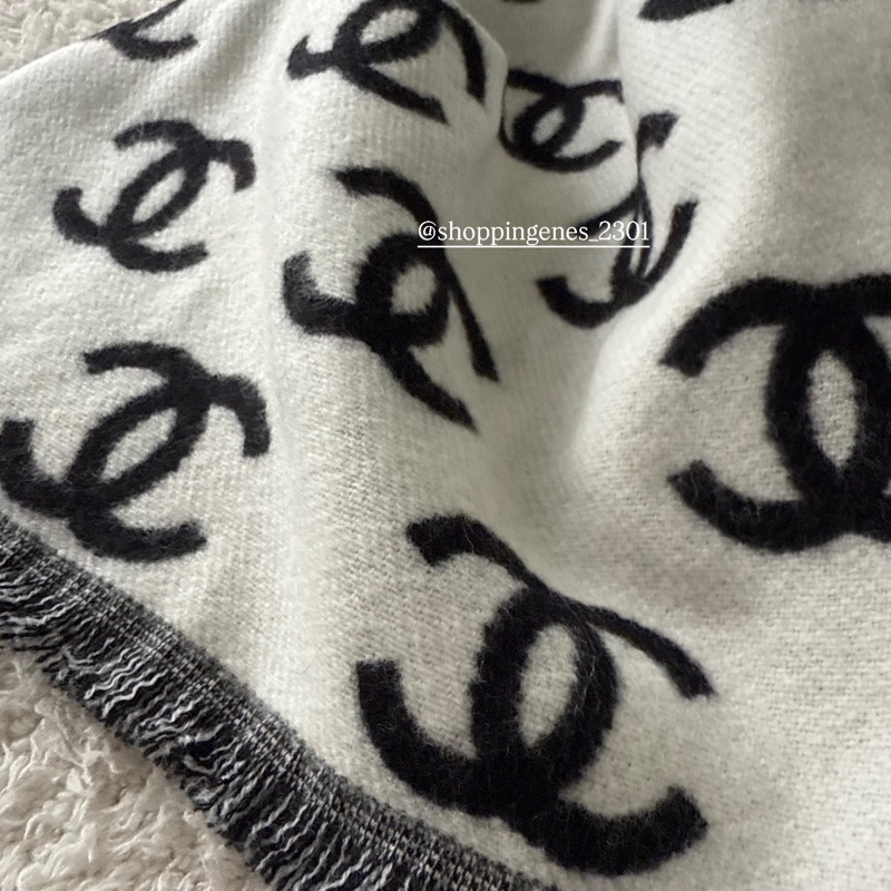 香奈兒 Chanel 經典款黑白圍巾 滿版logo 圍巾-8