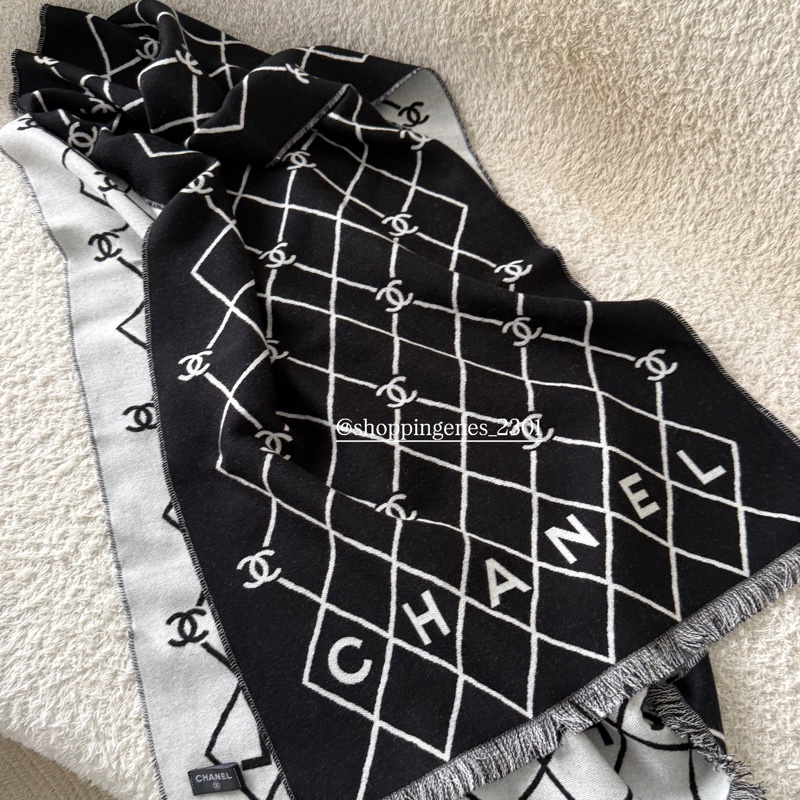 香奈兒 Chanel 26P 黑白圍巾 菱格紋logo-3