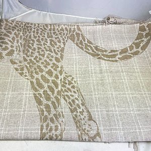 *奢華大道國際精品*【H0438】HERMES奶茶色 花豹厚款流蘇披肩 120*120 100%羊毛-2