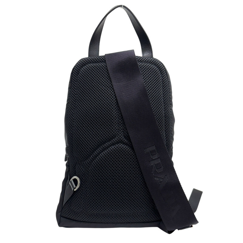 黑色 尼龍 RE-Nylon 斜背包 【PRADA 普拉達】 1BZ026-2