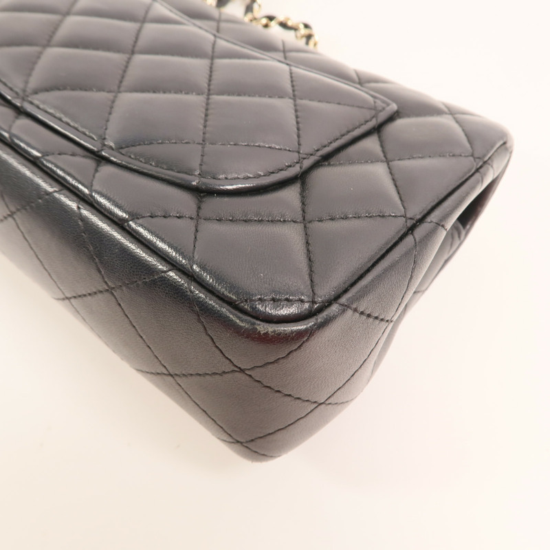 CHANEL 羊皮皮革Chain Shoulder金扣鏈帶肩背袋-11