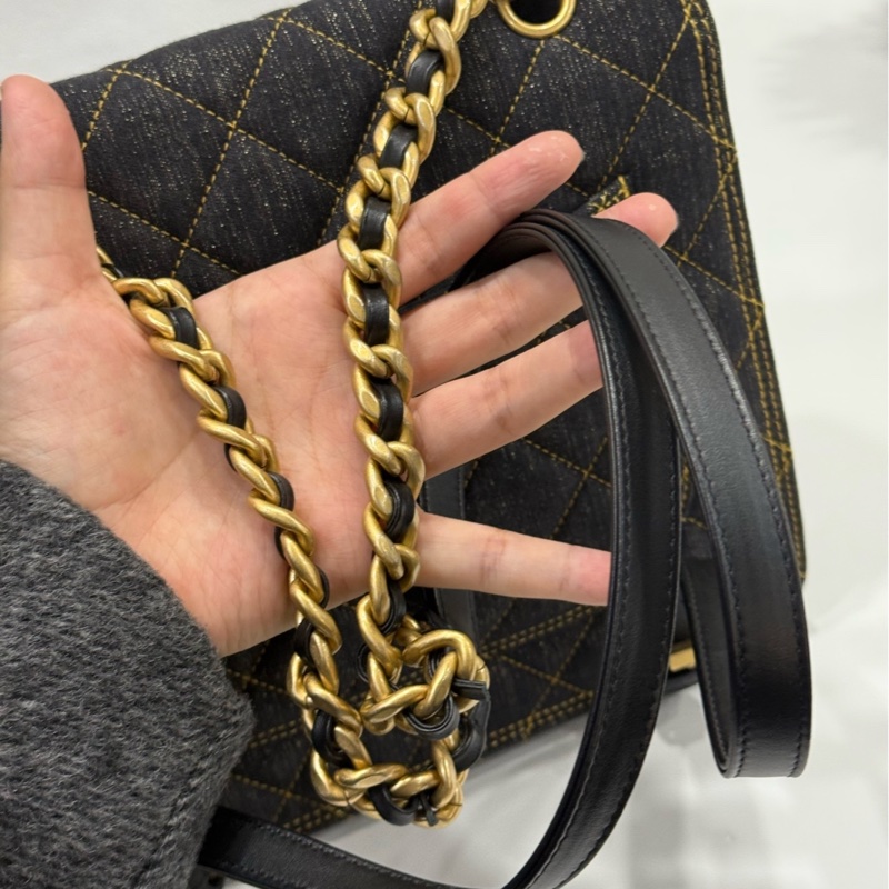 Chanel 23S 手柄雙肩包 黑色牛仔芯片開金扣-11