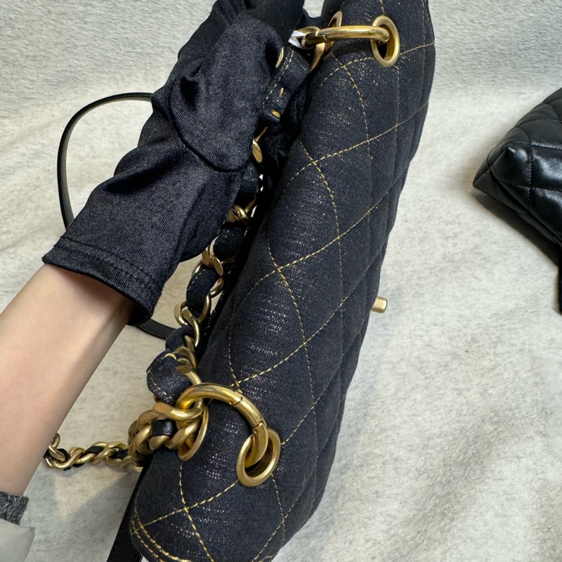 Chanel 23S 手柄雙肩包 黑色牛仔芯片開金扣-4