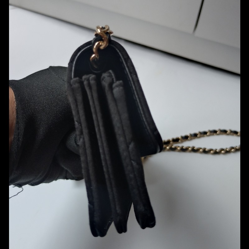 Chanel 白山茶花金鍊黑緞布斜背小卡片包-11