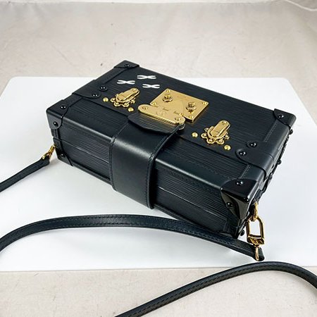 *奢華大道國際精品*【L3335】LV黑色EPI Petite Malle硬箱型斜背包 M59179-2