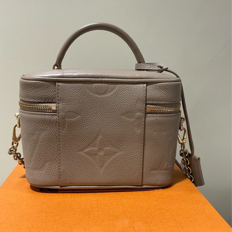 LV VANITY BAG-4