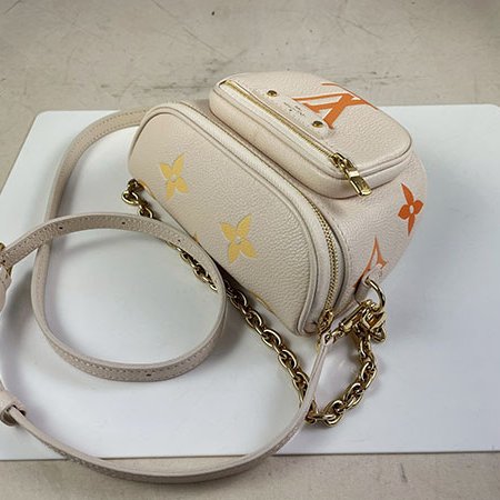 *奢華大道國際精品*【L3345】LV白色牛皮 橘色大LOGO 鍊帶腰包 M82208-2