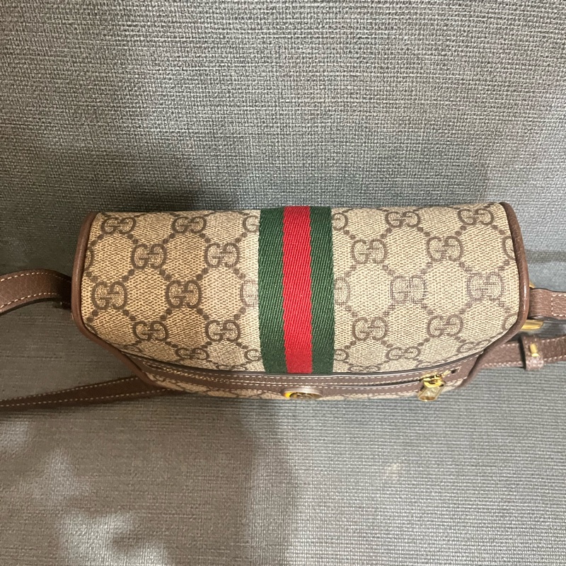 Gucci 的經典 Ophidia GG Supreme 迷你相機包(烏木色)-3