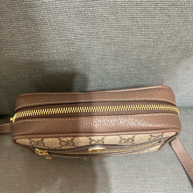 Gucci 的經典 Ophidia GG Supreme 迷你相機包(烏木色)-9