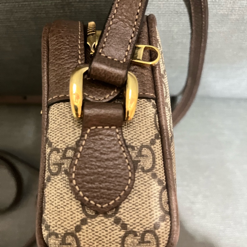 Gucci 的經典 Ophidia GG Supreme 迷你相機包(烏木色)-10