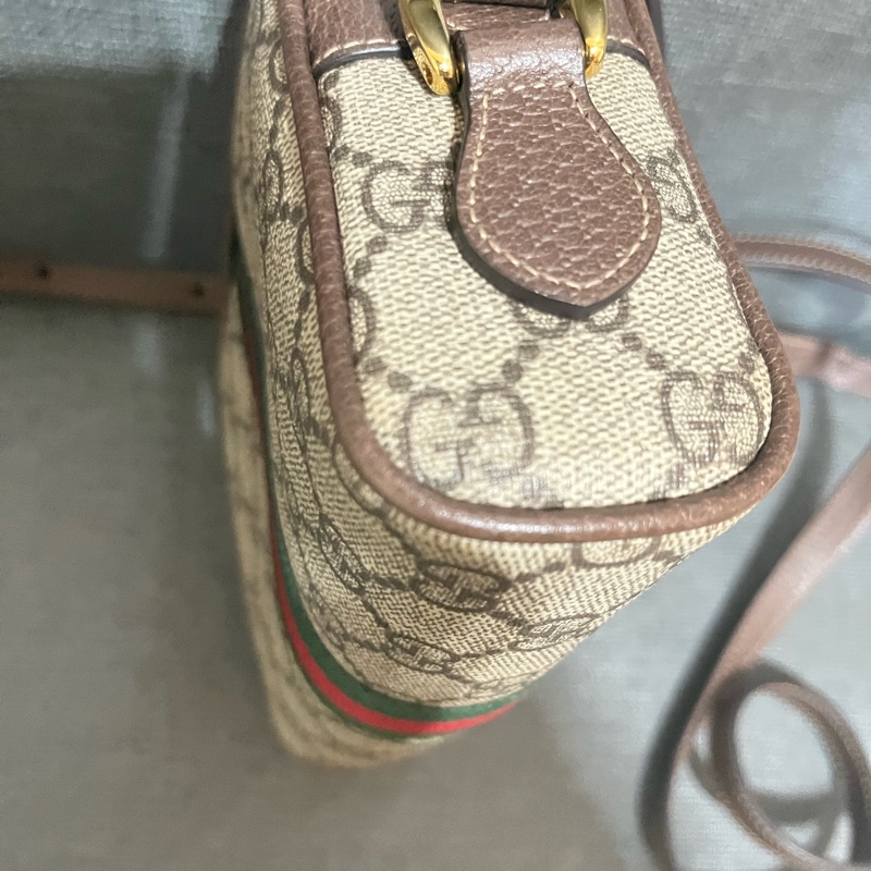 Gucci 的經典 Ophidia GG Supreme 迷你相機包(烏木色)-15