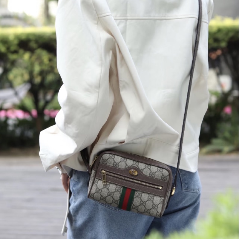 Gucci 的經典 Ophidia GG Supreme 迷你相機包(烏木色)-16