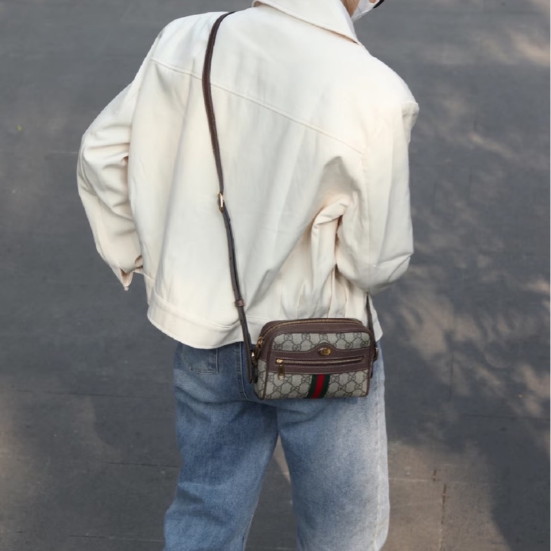 Gucci 的經典 Ophidia GG Supreme 迷你相機包(烏木色)-17