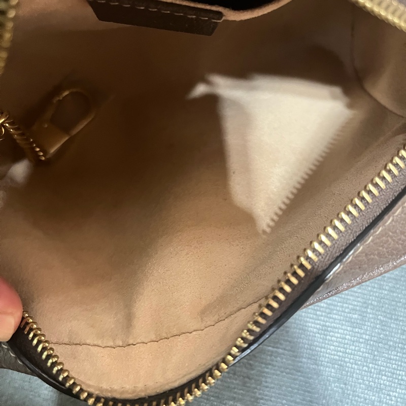 Gucci 的經典 Ophidia GG Supreme 迷你相機包(烏木色)-21