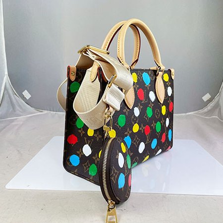 *奢華大道國際精品*【L3351】LV原花彩色點點 2023草間彌生 LV X YK ONTHEGO (PM)兩用包 M46380-1