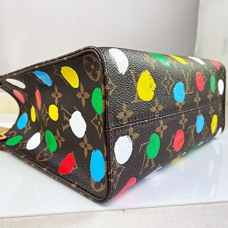 *奢華大道國際精品*【L3351】LV原花彩色點點 2023草間彌生 LV X YK ONTHEGO (PM)兩用包 M46380-3