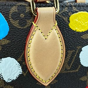 *奢華大道國際精品*【L3351】LV原花彩色點點 2023草間彌生 LV X YK ONTHEGO (PM)兩用包 M46380-7