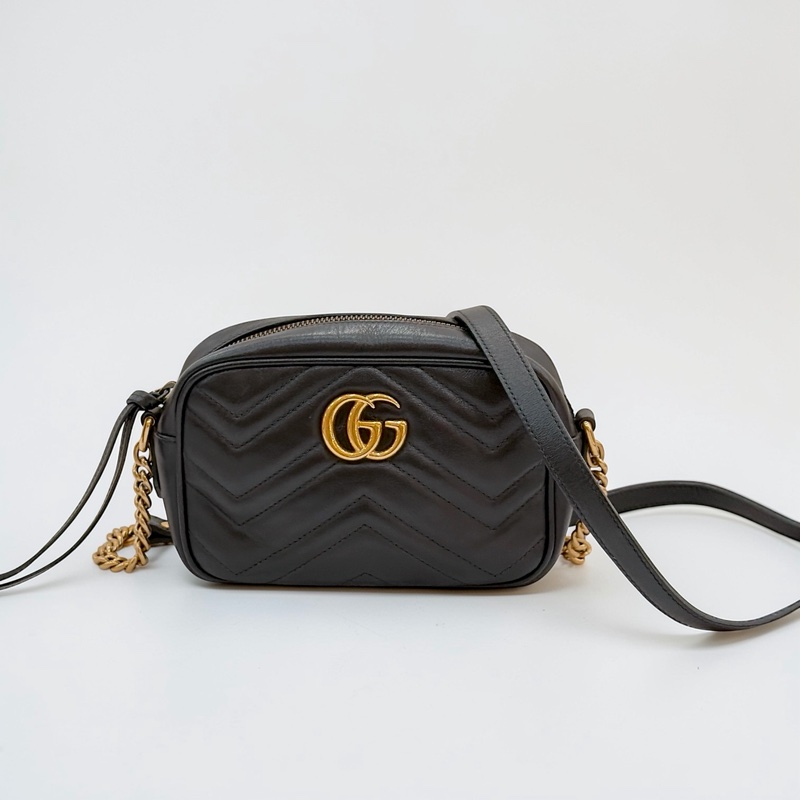 莉亞精品♡Gucci 黑金相機包 18cm 二手美包-0