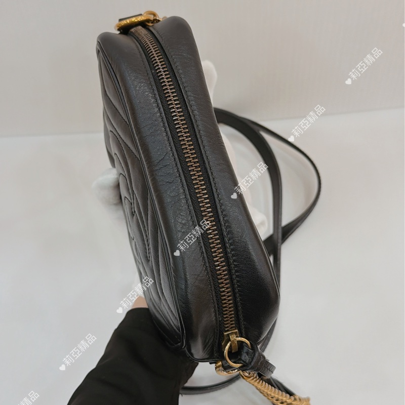莉亞精品♡Gucci 黑金相機包 18cm 二手美包-4