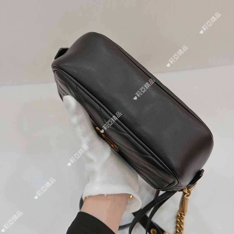 莉亞精品♡Gucci 黑金相機包 18cm 二手美包-5