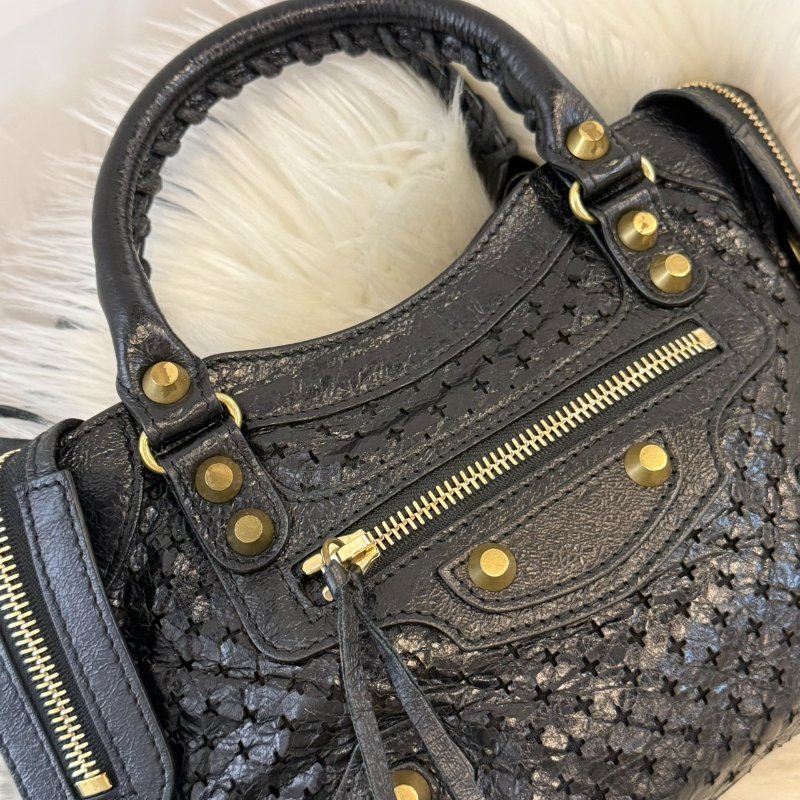 巴黎世家 Classic Mini City黑色雷射洞洞包-5