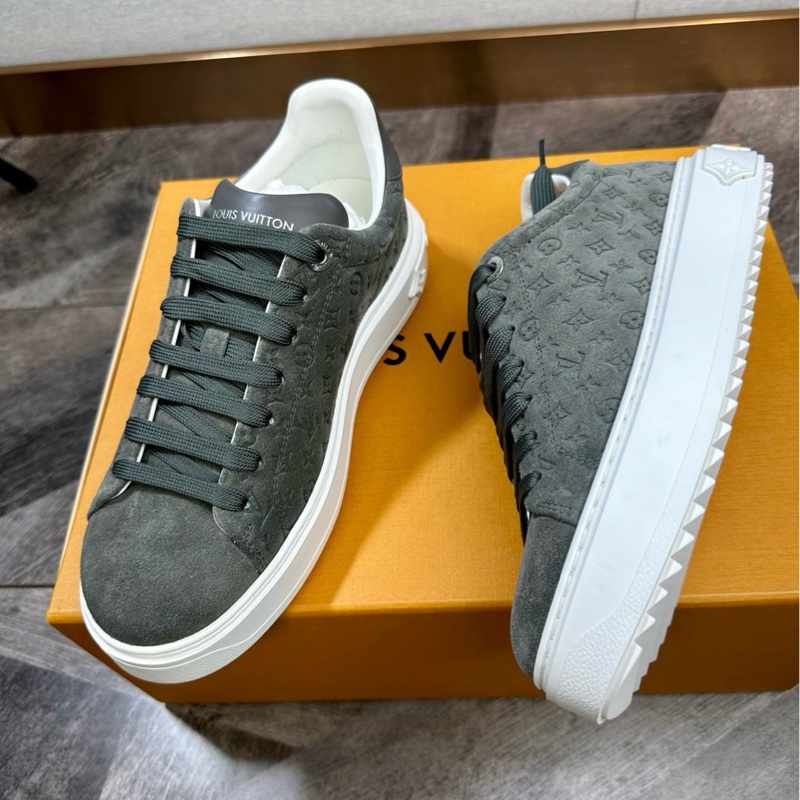 全新 LV 路易威登 Time out 灰色麂皮老花滿logo 厚底運動鞋36碼-3