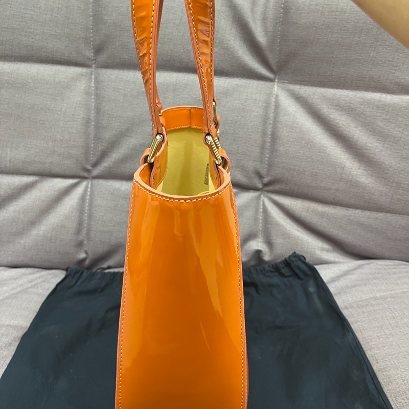 Chanel 附飾穿孔手提包-2