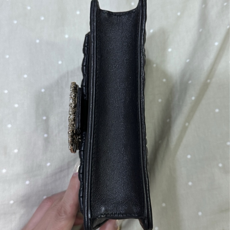 MIUMIU 黑金水鑽太陽花羊皮皺摺woc鍊條包-3