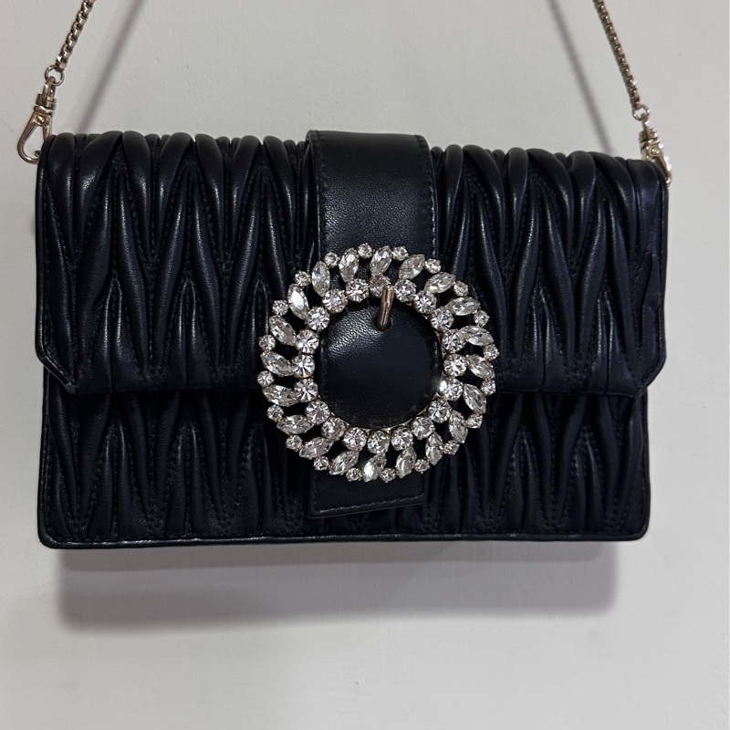 MIUMIU 黑金水鑽太陽花羊皮皺摺woc鍊條包-5