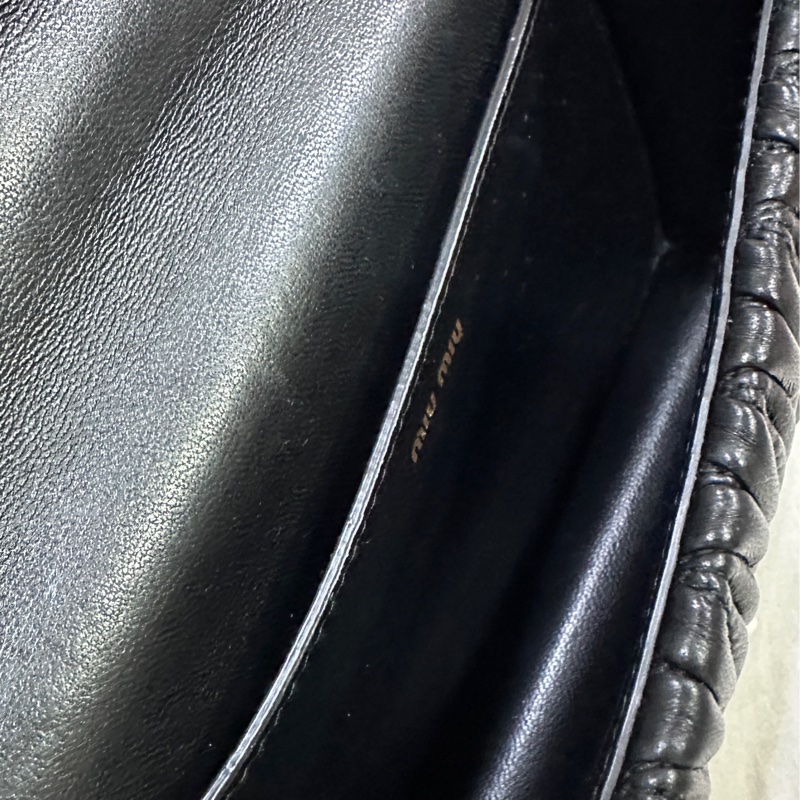 MIUMIU 黑金水鑽太陽花羊皮皺摺woc鍊條包-8