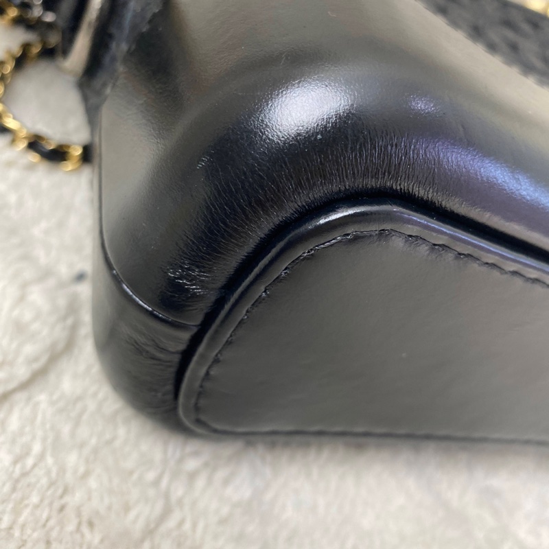 Chanel/香奈兒 28開 限量款流浪包!包身鏤空雙c山茶花皮面缺手柄 尺寸:20*15㎝-4